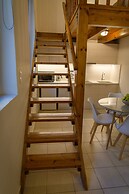 Uni Island City Suites