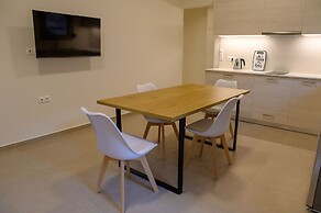 Uni Island City Suites