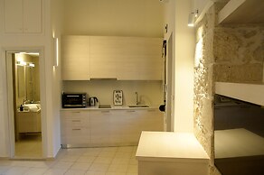 Uni Island City Suites