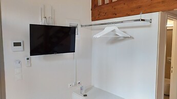 Uni Island City Suites