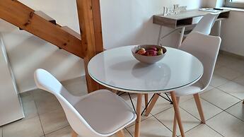 Uni Island City Suites