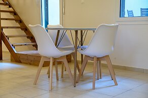 Uni Island City Suites