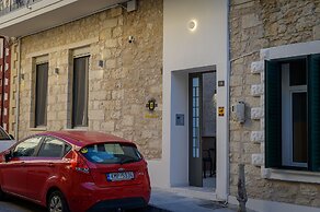 Uni Island City Suites