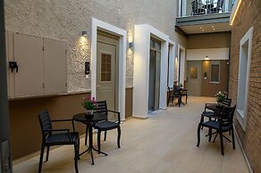 Uni Island City Suites