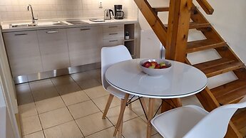 Uni Island City Suites