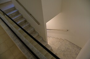 Uni Island City Suites