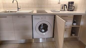 Uni Island City Suites