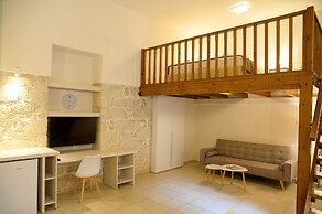 Uni Island City Suites