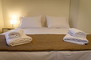 Uni Island City Suites