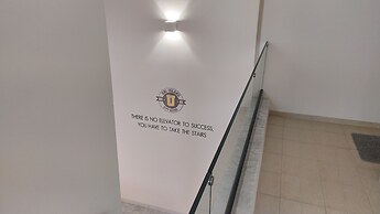 Uni Island City Suites