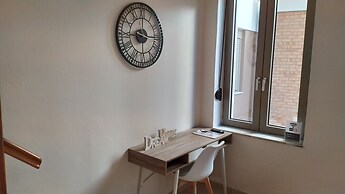 Uni Island City Suites