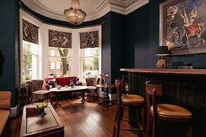 The Harrison Chambers of Distinction