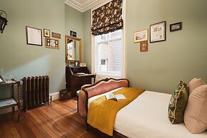 The Harrison Chambers of Distinction