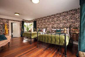 The Harrison Chambers of Distinction