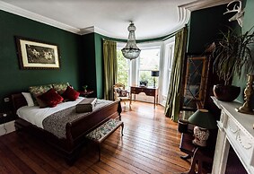 The Harrison Chambers of Distinction