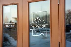 Au Sommet du Lac Magog