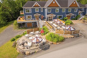 Au Sommet du Lac Magog