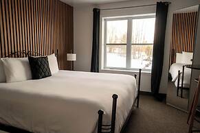 Au Sommet du Lac Magog