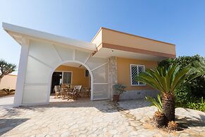 Villa Solare con piscina fronte mare