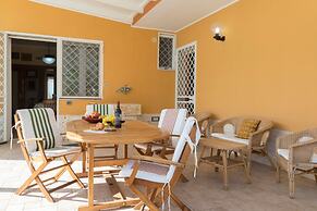 Villa Solare con piscina fronte mare