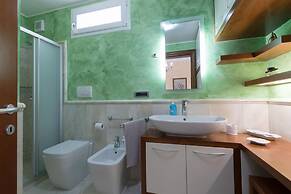 Villa Solare con piscina fronte mare