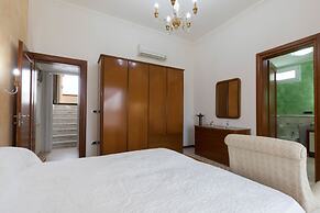 Villa Solare con piscina fronte mare