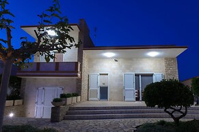 Villa Solare con piscina fronte mare