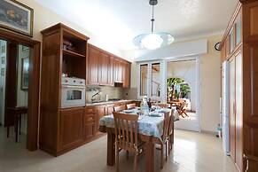 Villa Solare con piscina fronte mare