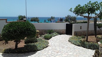 Villa Solare con piscina fronte mare