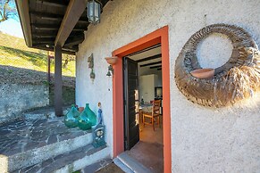 Cosy Nest - Terrace & Parking Private