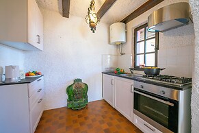 Cosy Nest - Terrace & Parking Private