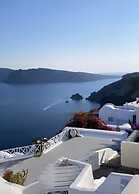 Oia Memories Suites