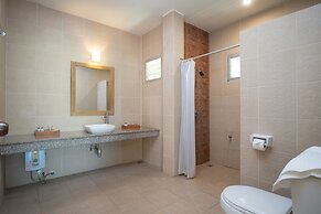 Thara Cholapruek Resort