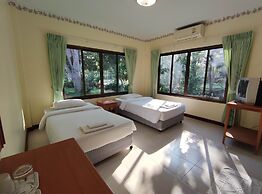 Thara Cholapruek Resort
