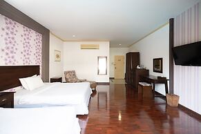 Thara Cholapruek Resort
