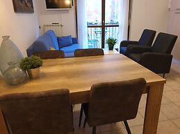 Captivating 2 Bedroom Apartment in Acquaseria