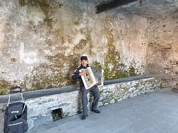 Captivating 2 Bedroom Apartment in Acquaseria