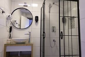 L'opera Deluxe Hotel