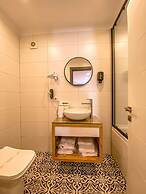 L'opera Deluxe Hotel