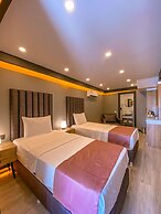 L'opera Deluxe Hotel