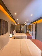 L'opera Deluxe Hotel