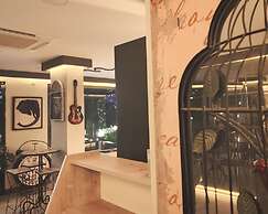 L'opera Deluxe Hotel