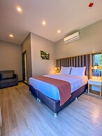 L'opera Deluxe Hotel