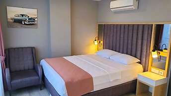 L'opera Deluxe Hotel