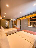 L'opera Deluxe Hotel