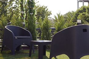 L'opera Deluxe Hotel