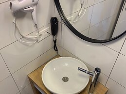 L'opera Deluxe Hotel