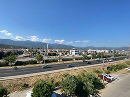 L'opera Deluxe Hotel