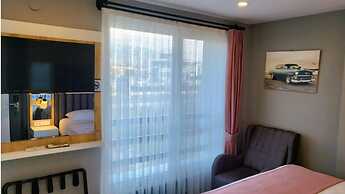 L'opera Deluxe Hotel