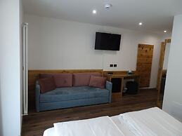 Active Alm Hotel